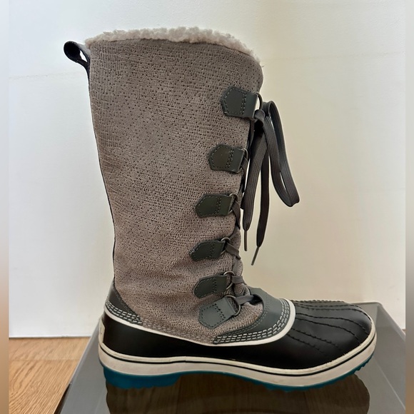 Sorel Tivoli size 7.5 Gray and Black Winter Boots - Picture 8 of 10
